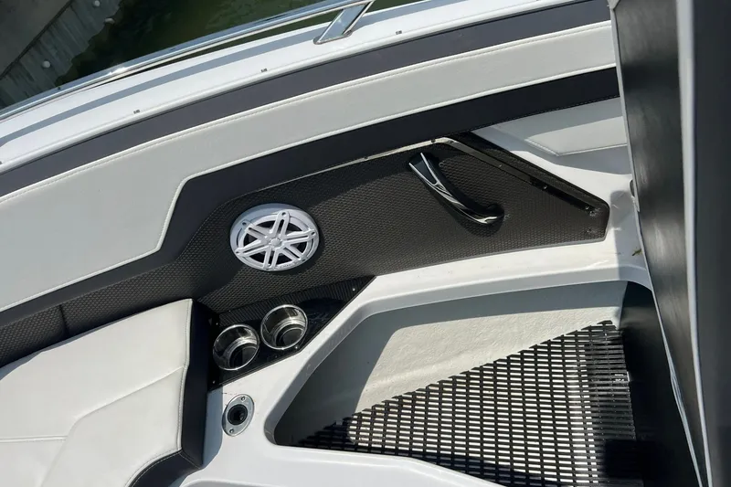 Slide: The Image of Monterey 275SS Super Sport 2024 - 7747513