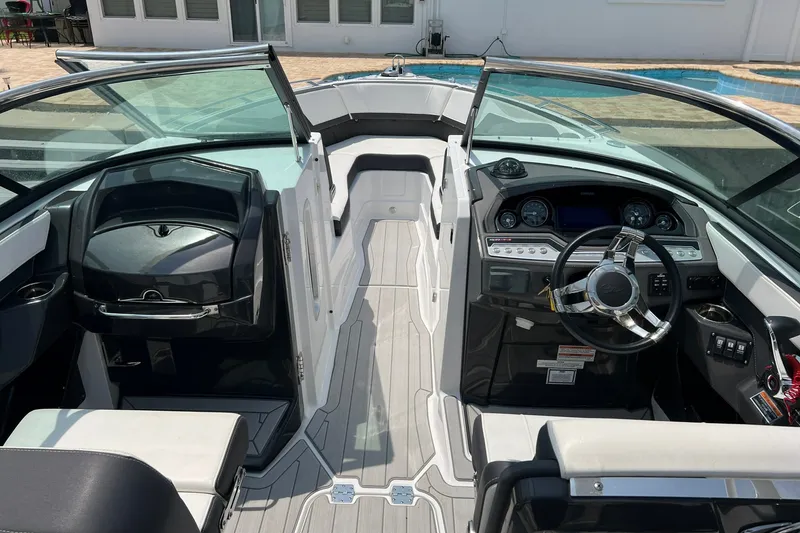 Slide: The Image of Monterey 275SS Super Sport 2024 - 7747588