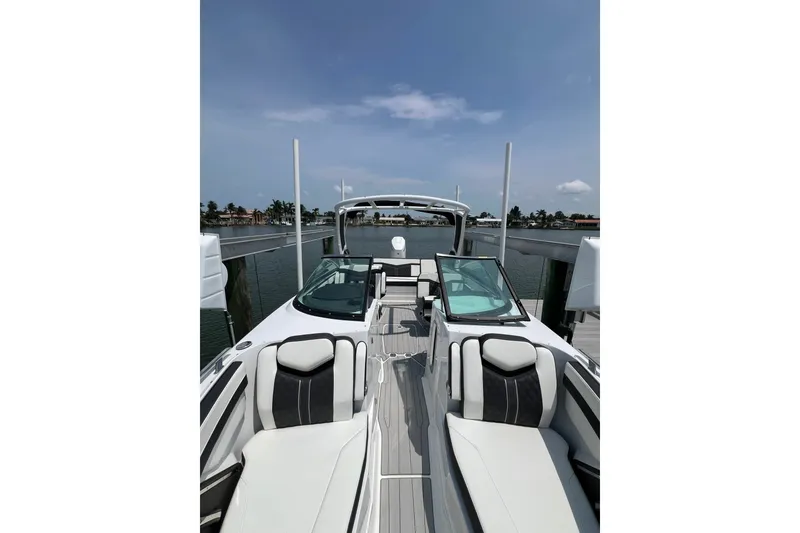 Slide: The Image of Monterey 275SS Super Sport 2024 - 7747530