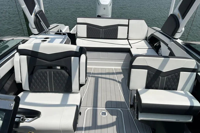 Slide: The Image of Monterey 275SS Super Sport 2024 - 7747617