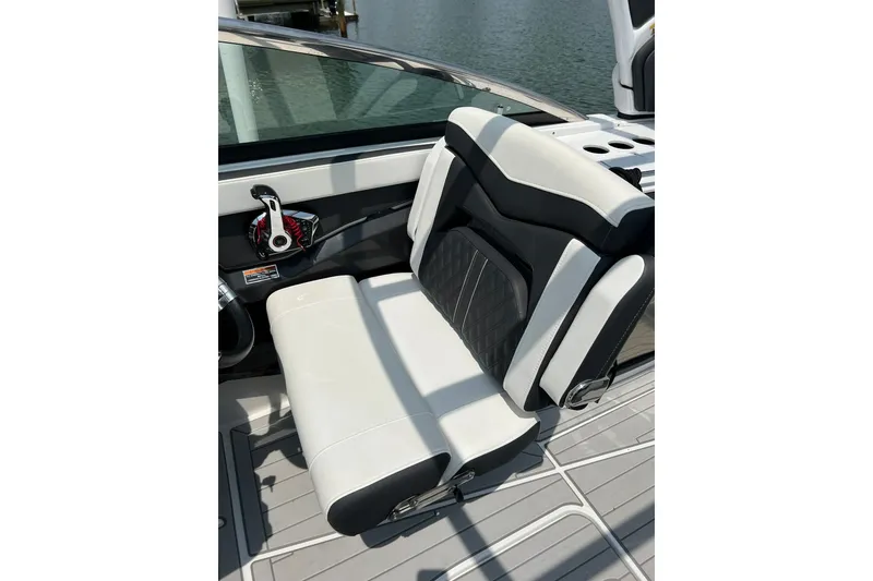 Slide: The Image of Monterey 275SS Super Sport 2024 - 7747563