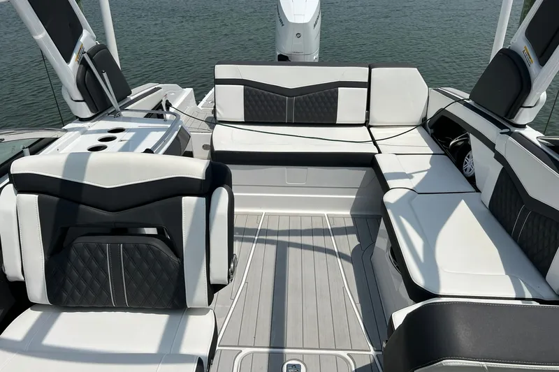 Slide: The Image of Monterey 275SS Super Sport 2024 - 7747622