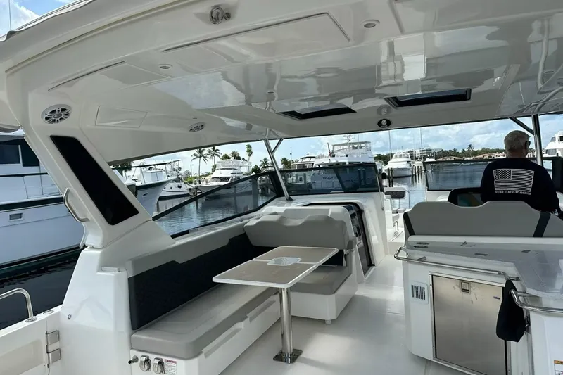 Slide: The Image of Aquila 36 Sport 2023 - 7747558