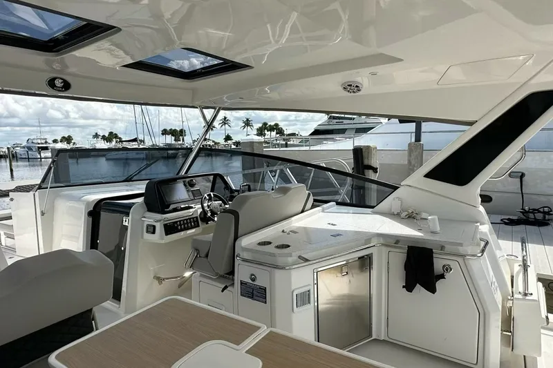Slide: The Image of Aquila 36 Sport 2023 - 7747560