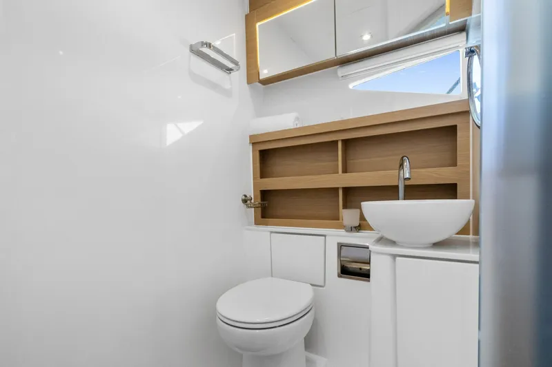 Slide: The Image of Aquila 54 Yacht 2021 - 7747677
