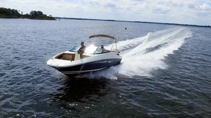The Image of Sea Ray 220 Sundeck 2015 - 7747873