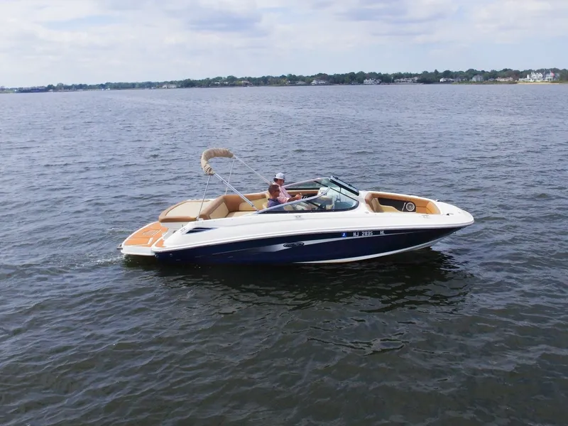 Slide: The Image of Sea Ray 220 Sundeck 2015 - 7747881