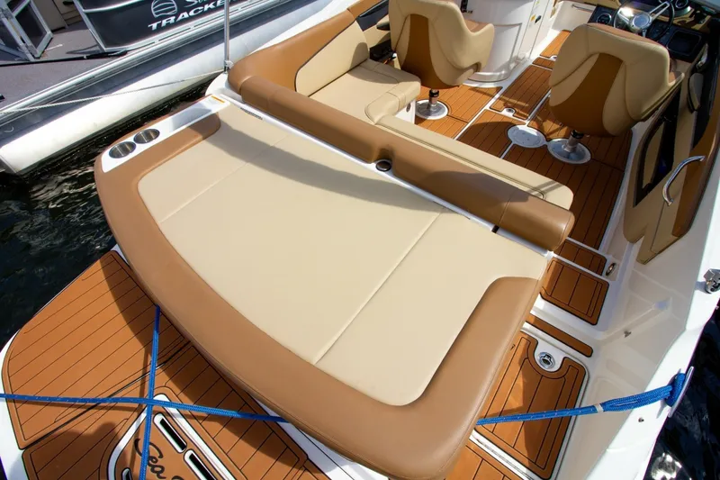 Slide: The Image of Sea Ray 220 Sundeck 2015 - 7747966