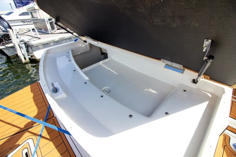 Slide: The Image of Sea Ray 220 Sundeck 2015 - 7747963