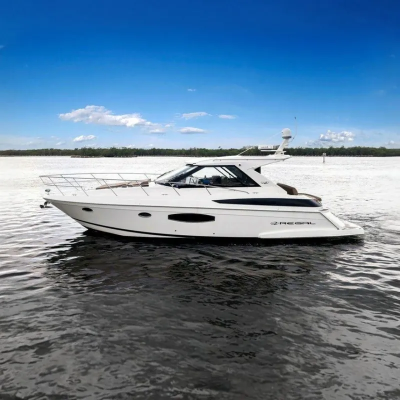 The Image of Regal 42 Sport Coupe 2014 - 8314635
