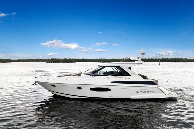 The Image of Regal 42 Sport Coupe 2014 - 7747890