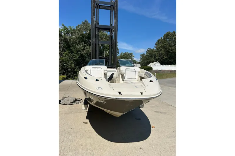 Slide: The Image of Sea Ray 260 Sundeck 2010 - 7748091