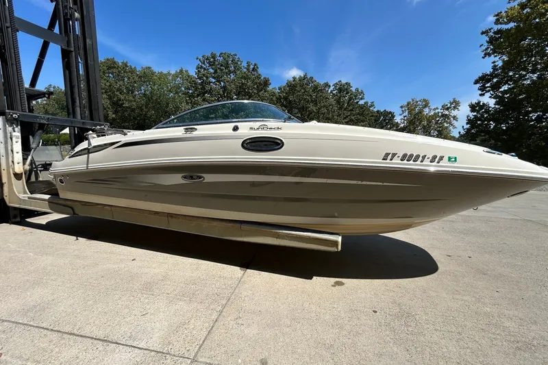 Slide: The Image of Sea Ray 260 Sundeck 2010 - 7748075