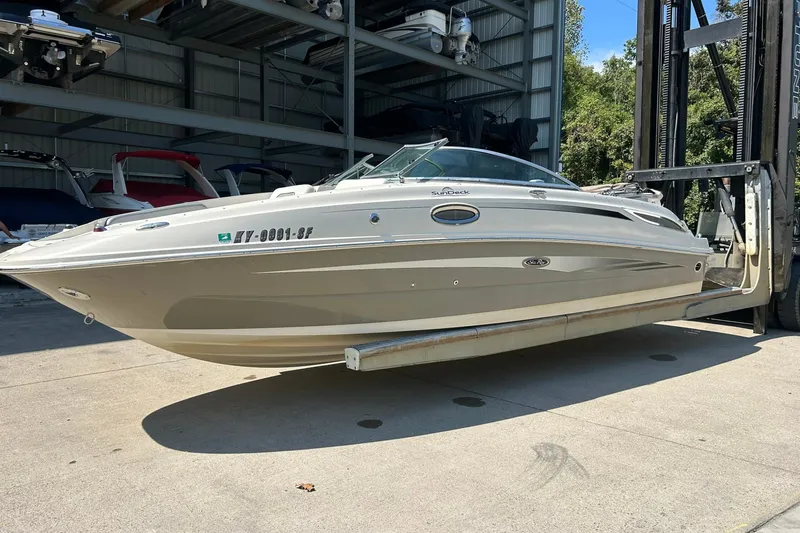 Slide: The Image of Sea Ray 260 Sundeck 2010 - 7748113