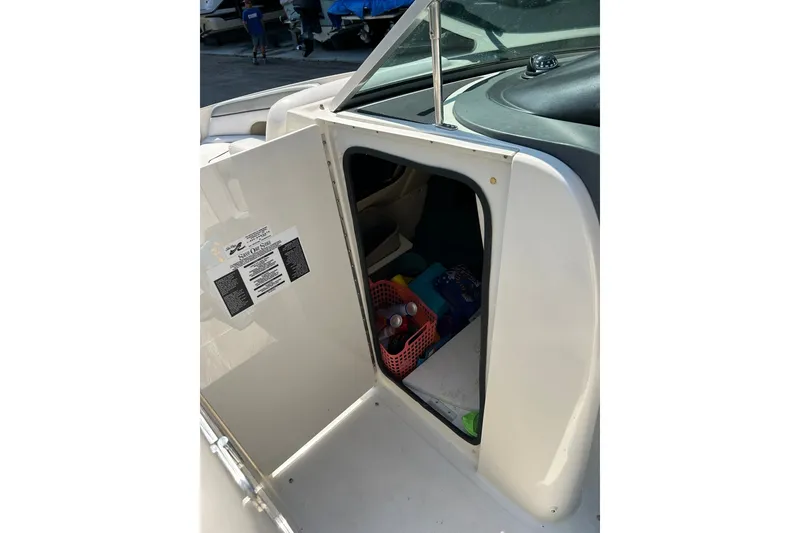 Slide: The Image of Sea Ray 260 Sundeck 2010 - 7748152