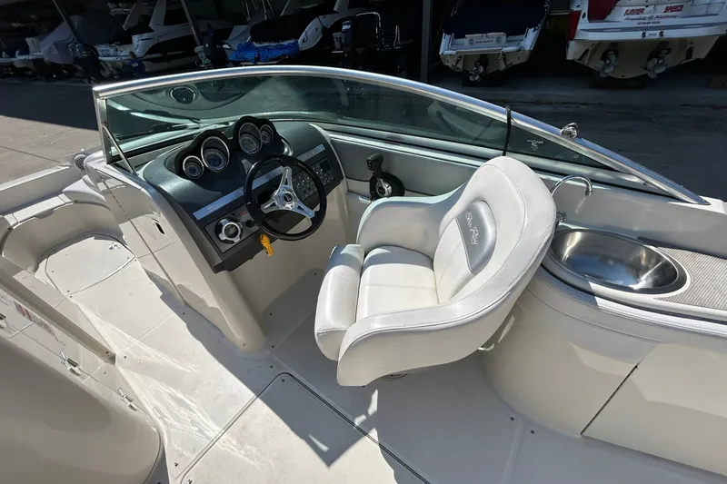 Slide: The Image of Sea Ray 260 Sundeck 2010 - 7748119