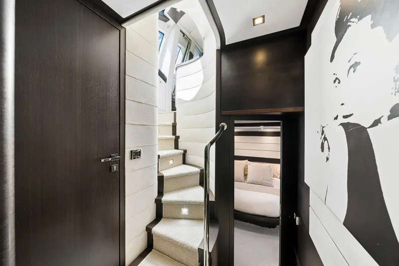 Slide: The Image of Azimut 86S 2009 - 7770008