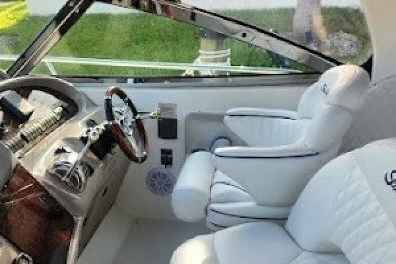 Slide: The Image of Sea Ray 380 Sundancer 2004 - 7748365