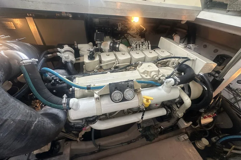 Slide: The Image of Sea Ray 380 Sundancer 2004 - 7748373