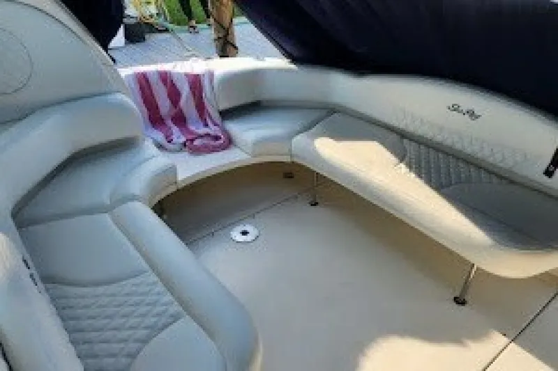Slide: The Image of Sea Ray 380 Sundancer 2004 - 7748361