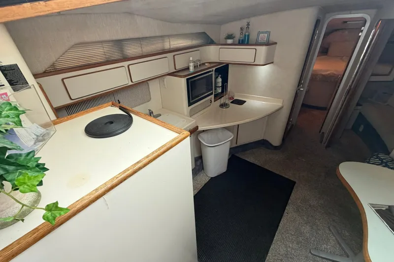 Slide: The Image of Sea Ray 400 Express Cruiser 1993 - 7748515