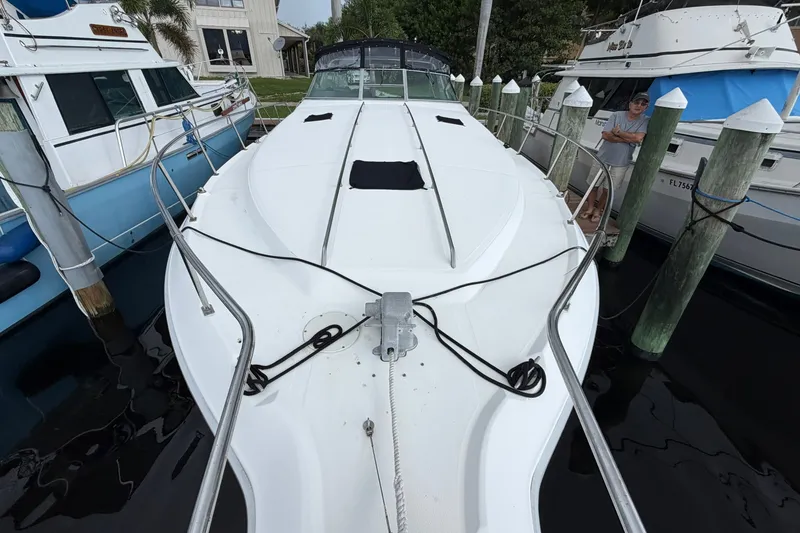Slide: The Image of Sea Ray 400 Express Cruiser 1993 - 7748445