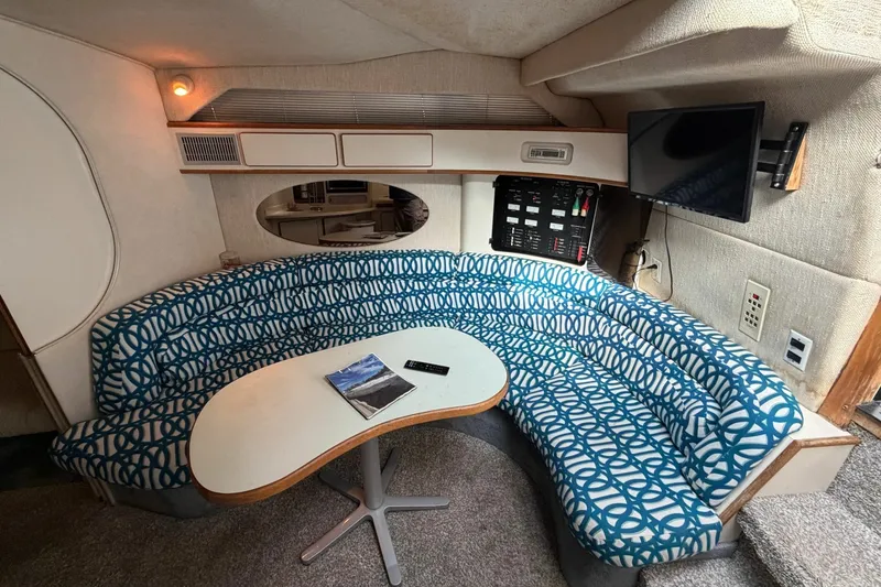 Slide: The Image of Sea Ray 400 Express Cruiser 1993 - 7748520