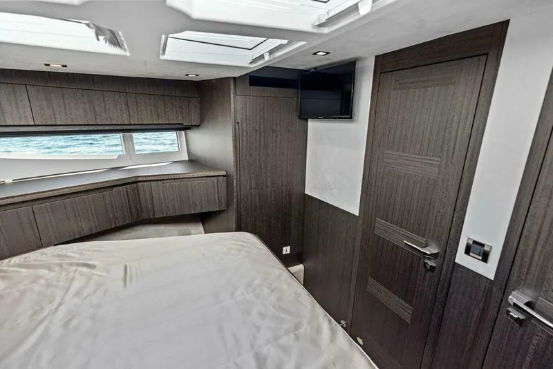 Slide: The Image of Galeon 470 Sky 2024 - 7763561