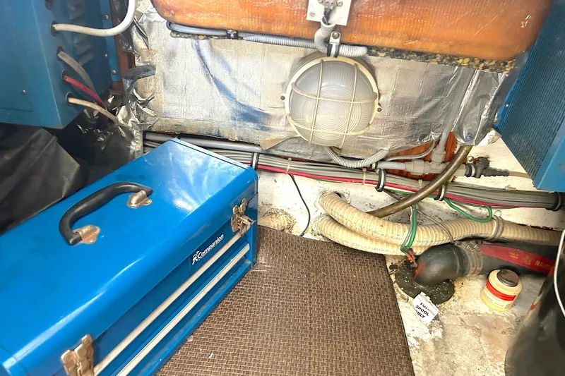 Slide: The Image of Bertram 37 Convertible 1990 - 7770413