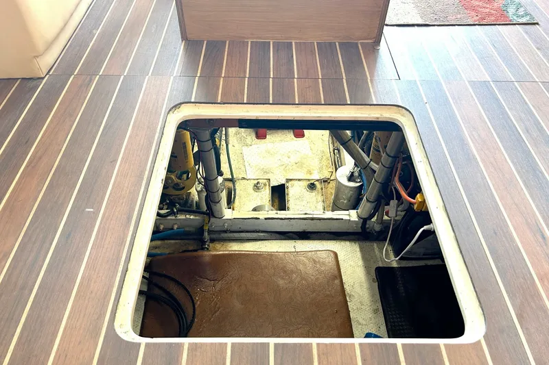 Slide: The Image of Bertram 37 Convertible 1990 - 7770400