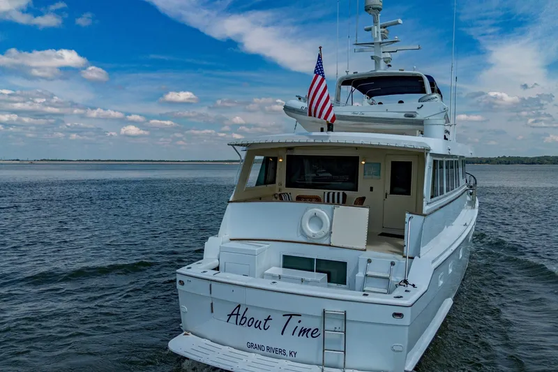 Slide: The Image of Hatteras 70 Cockpit Motor Yacht 1988 - 7748685