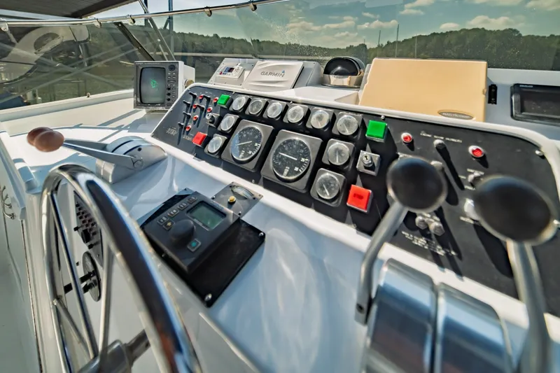 Slide: The Image of Hatteras 70 Cockpit Motor Yacht 1988 - 7748710