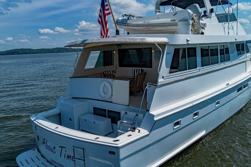 Slide: The Image of Hatteras 70 Cockpit Motor Yacht 1988 - 7748680