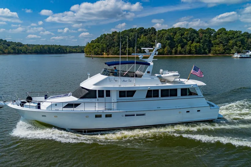 The Image of Hatteras 70 Cockpit Motor Yacht 1988 - 7748560