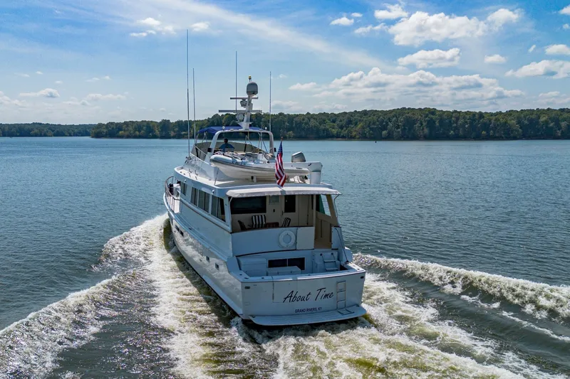 Slide: The Image of Hatteras 70 Cockpit Motor Yacht 1988 - 7748596