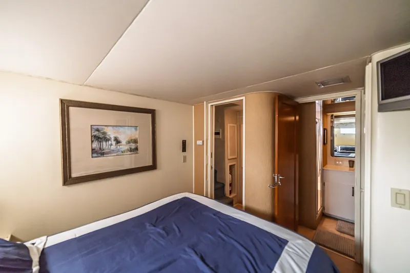Slide: The Image of Hatteras 70 Cockpit Motor Yacht 1988 - 7748882