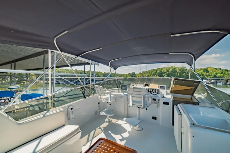 Slide: The Image of Hatteras 70 Cockpit Motor Yacht 1988 - 7748722