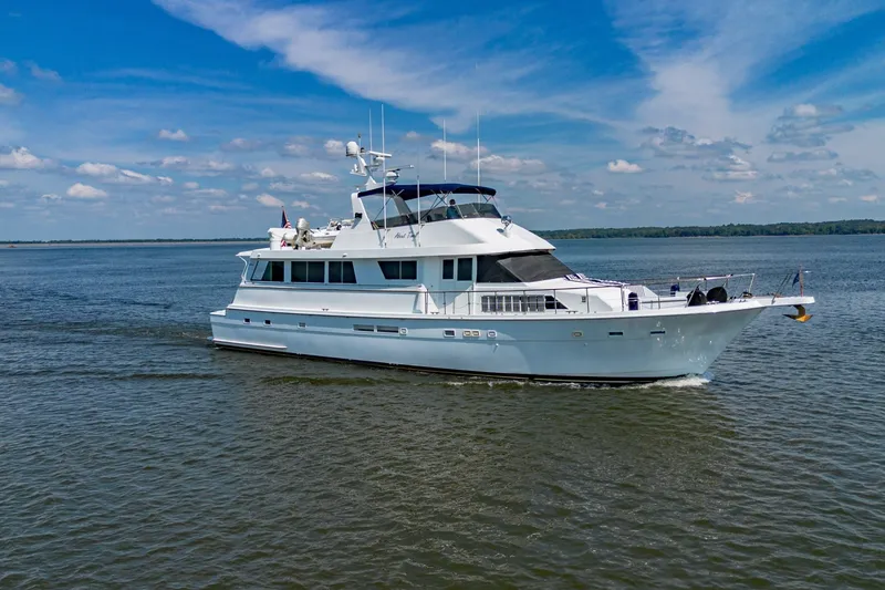 Slide: The Image of Hatteras 70 Cockpit Motor Yacht 1988 - 7748632