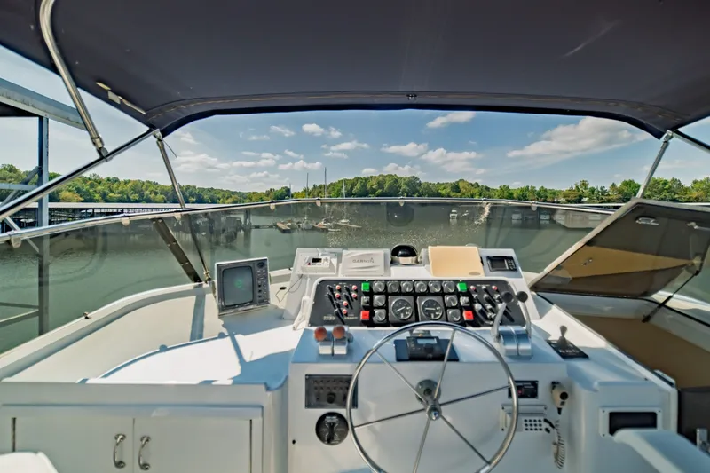 Slide: The Image of Hatteras 70 Cockpit Motor Yacht 1988 - 7748713
