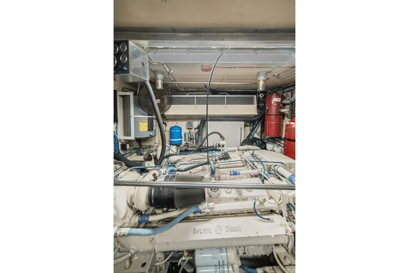 Slide: The Image of Hatteras 70 Cockpit Motor Yacht 1988 - 7748955