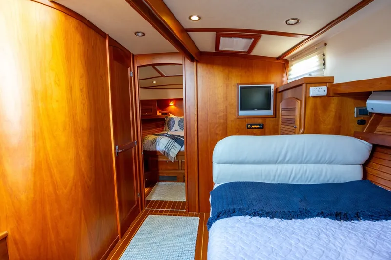 Slide: The Image of Sabre 40 Sedan 2010 - 7750007