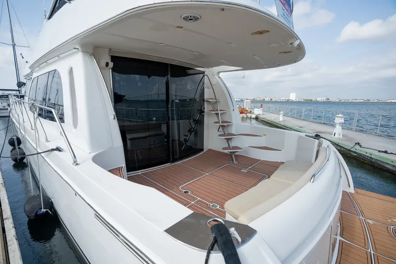 Slide: The Image of Carver Yachts 56 Voyager SE 2007 - 7750169