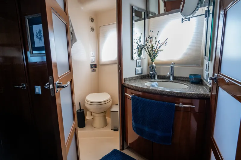 Slide: The Image of Carver Yachts 56 Voyager SE 2007 - 7750280