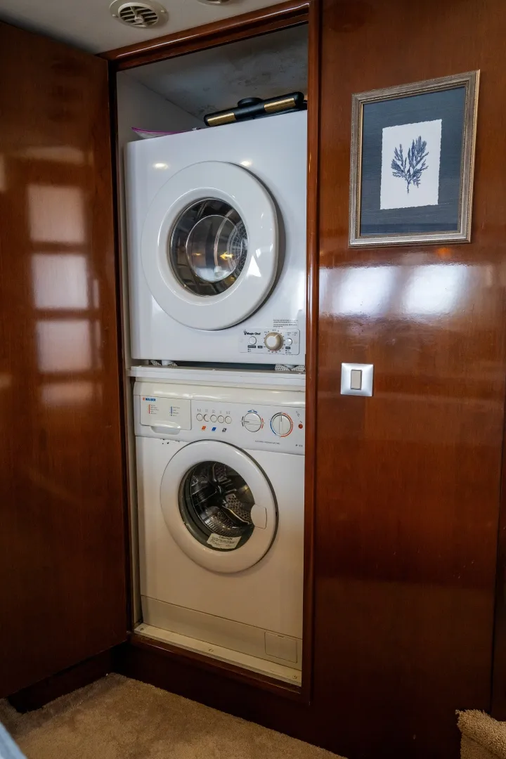 Slide: The Image of Carver Yachts 56 Voyager SE 2007 - 7750283