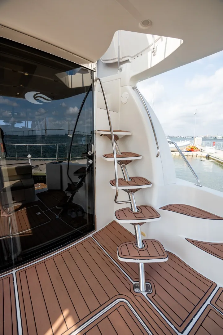 Slide: The Image of Carver Yachts 56 Voyager SE 2007 - 7750163