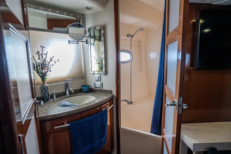 Slide: The Image of Carver Yachts 56 Voyager SE 2007 - 7750278