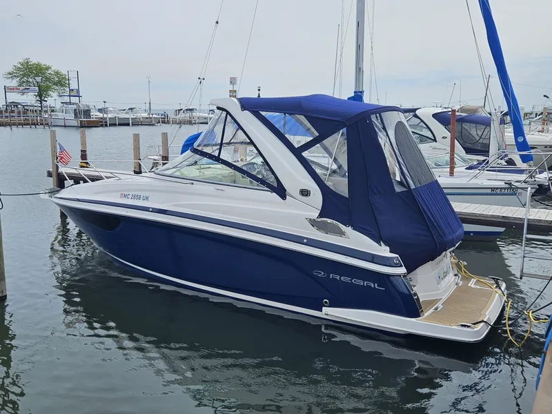 Slide: The Image of Regal 28 Express 2019 - 8600801