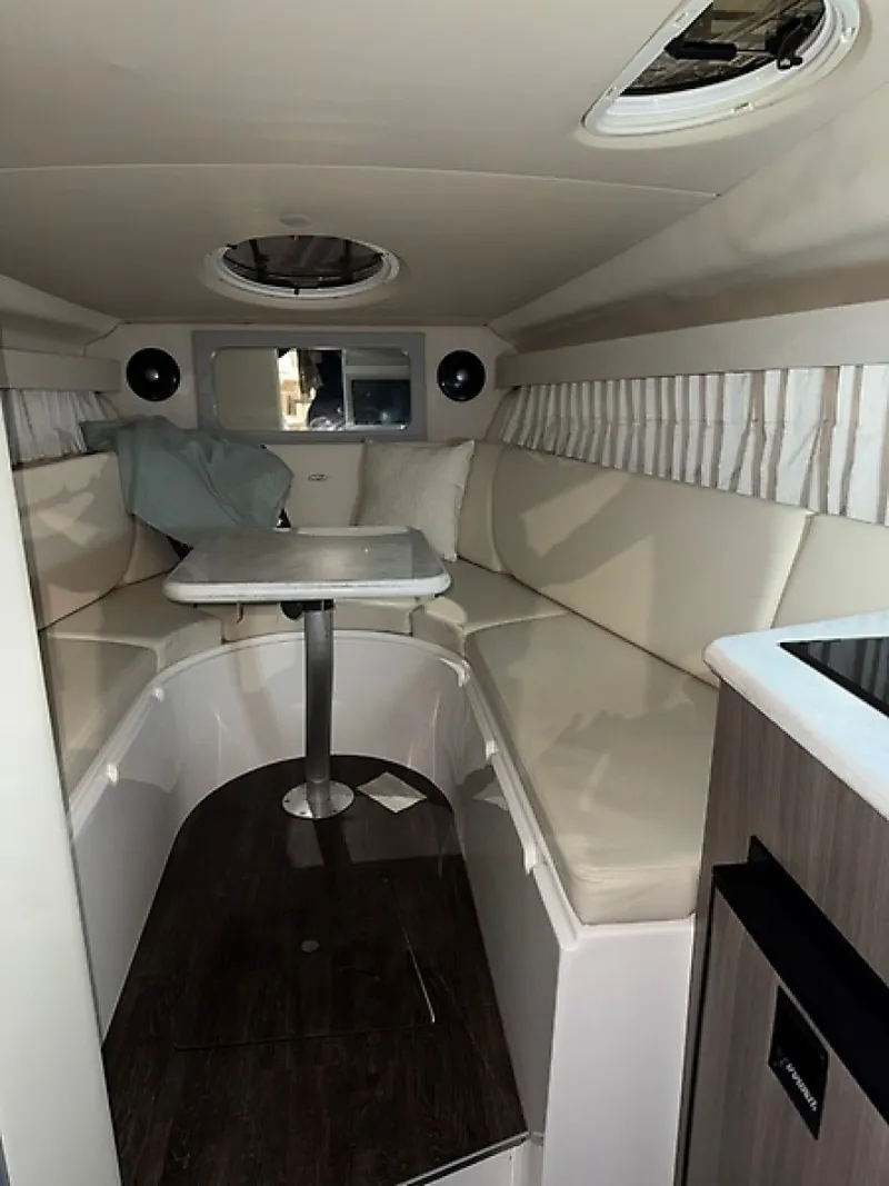 Slide: The Image of Regal 28 Express 2019 - 8600808