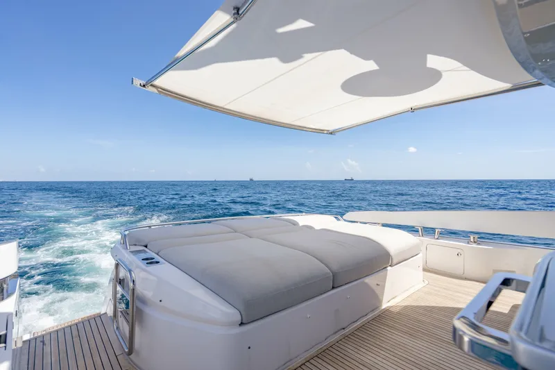 Slide: The Image of Azimut 70 2024 - 7750692