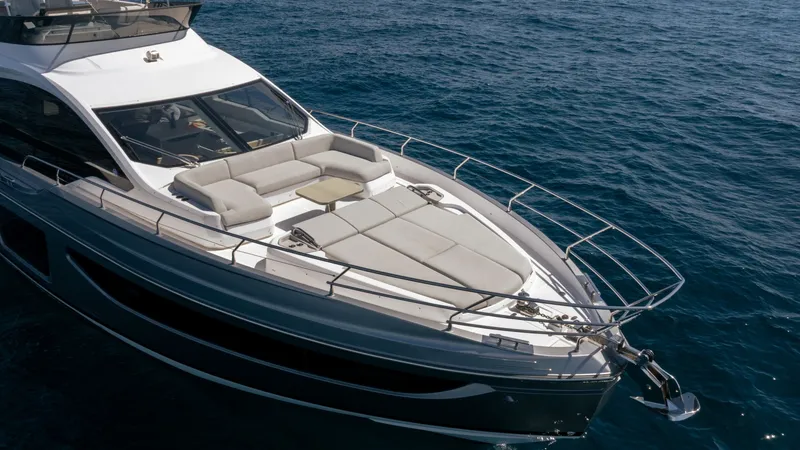 Slide: The Image of Azimut 70 2024 - 7750619